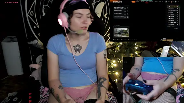 Snapshot of BrandiWRLD_999 chatting on 12/15/24, 05:42 BrandiWRLD 999 online show from 12/15/24, 05:42