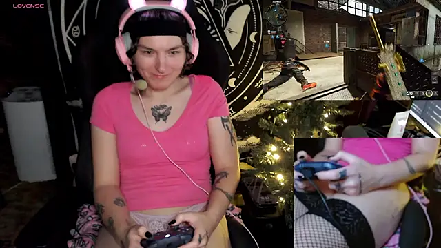 Snapshot of BrandiWRLD_999 chatting on 12/17/24, 02:12 BrandiWRLD 999 online show from 12/17/24, 02:12