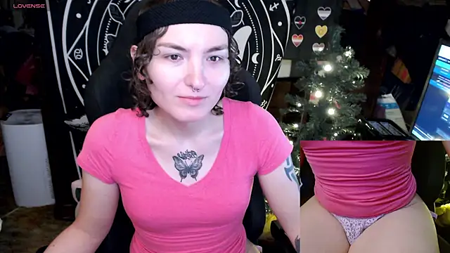 Snapshot of BrandiWRLD_999 chatting on 12/27/24, 07:03 BrandiWRLD 999 online show from 12/27/24, 07:03