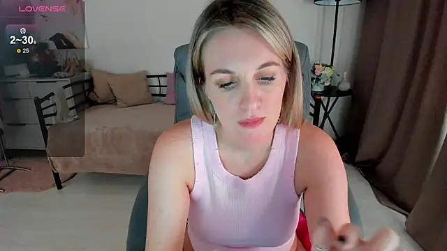 Snapshot of I_D_A chatting on 01/28/25, 07:22 I D A online show from 01/28/25, 07:22