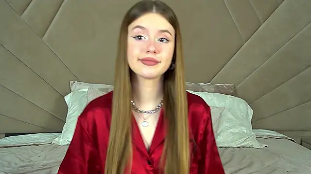 MilanaBalmain online show from 02/03/25, 10:47