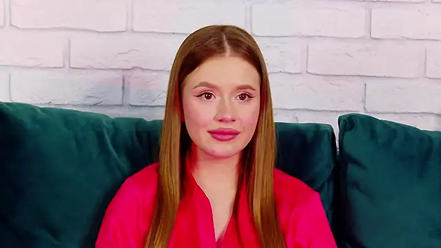 MilanaBalmain online show from 02/05/25, 07:42