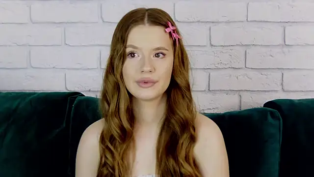 MilanaBalmain online show from 02/18/25, 04:37