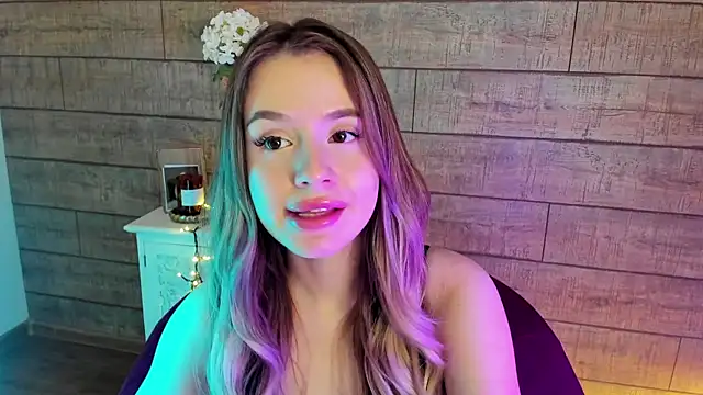 MilanaBalmain online show from 03/11/25, 03:45