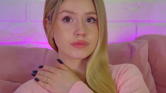 MilanaBalmain online show from 01/17/26, 04:28