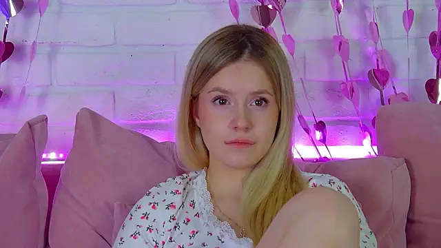 MilanaBalmain online show from 02/16/26, 05:14