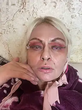 Gardener of Illusions online show from 09/29/25, 02:38