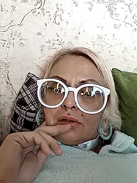 Gardener of Illusions online show from 12/02/25, 01:28