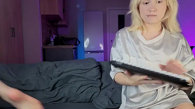 Gregory Byyrd online show from 10/18/25, 09:04