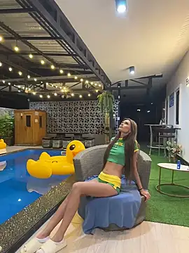 Snapshot of dreamgirls100 chatting on 12/30/24, 04:08 dreamgirls100 online show from 12/30/24, 04:08