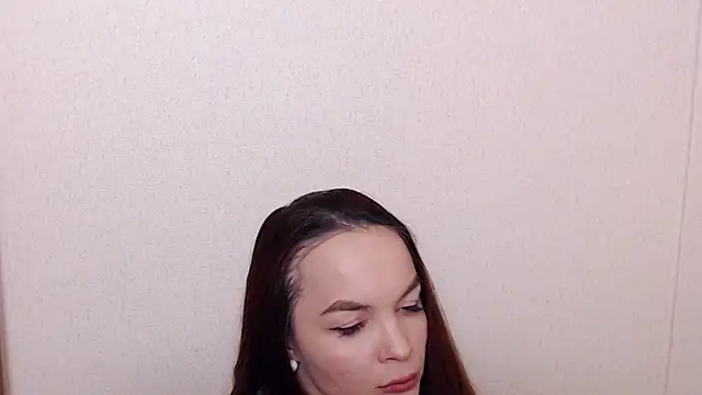 Snapshot of Avylew chatting on 02/23/25, 07:28 Avylew online show from 02/23/25, 07:28