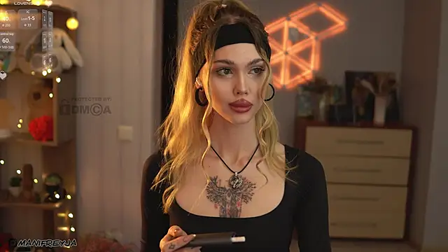 Snapshot of ManiFreyja chatting on 10/22/25, 07:35 ManiFreyja online show from 10/22/25, 07:35