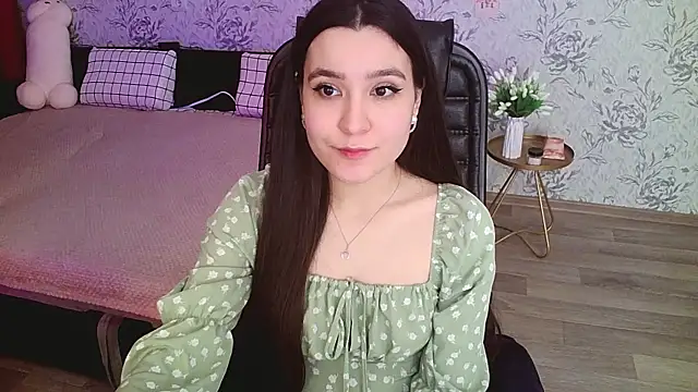 Snapshot of annie_shine chatting on 01/17/25, 04:15 annie shine online show from 01/17/25, 04:15