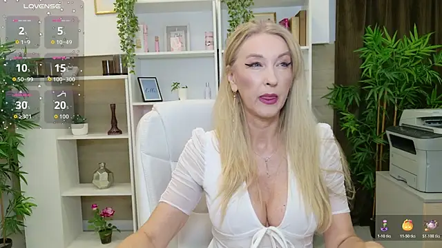 Snapshot of LadyLeea chatting on 07/22/26, 03:20 LadyLeea online show from 07/22/26, 03:20
