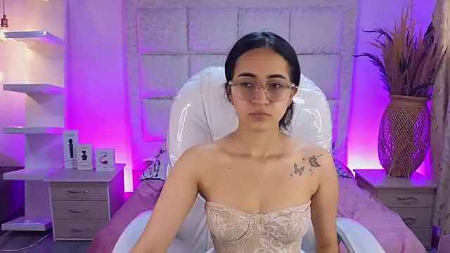 Mia Fischer online show from 04/11/26, 07:40