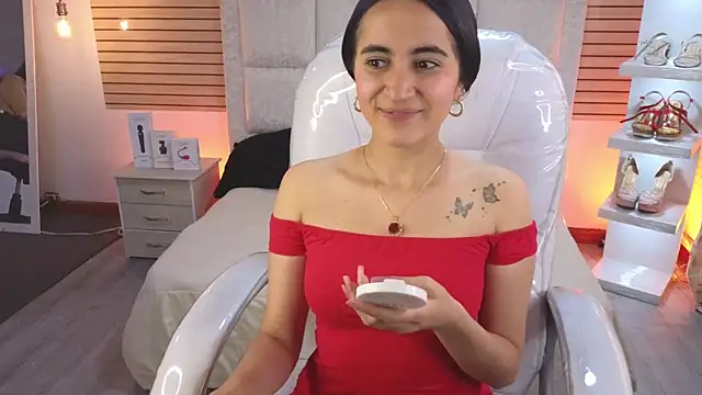 Mia Fischer online show from 05/26/26, 02:46