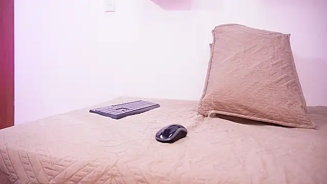 samantha sw online show from 09/18/25, 03:08