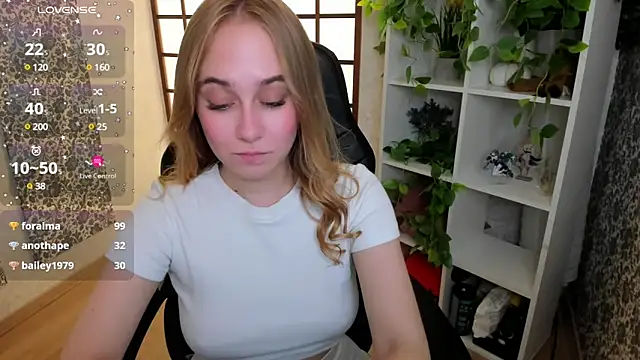 LianaBright online show from 02/01/25, 04:56