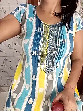 Snapshot of EeshaBhabi chatting on 05/09/26, 11:37 EeshaBhabi online show from 05/09/26, 11:37