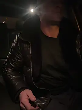 Snapshot of AlexGWoW chatting on 01/17/25, 03:11 AlexGWoW online show from 01/17/25, 03:11