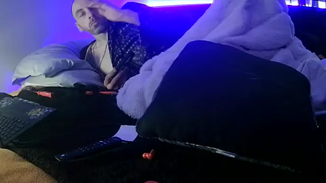 Snapshot of smokee_parT903 chatting on 02/14/25, 05:36 smokee parT903 online show from 02/14/25, 05:36