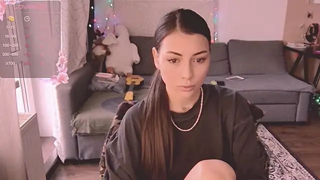 valorant girl online show from 03/03/25, 01:09