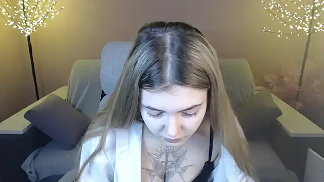 Snapshot of Ritaneer chatting on 12/06/24, 09:10 Ritaneer online show from 12/06/24, 09:10