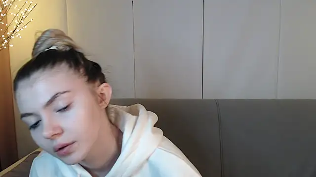 Snapshot of Ritaneer chatting on 01/28/25, 10:34 Ritaneer online show from 01/28/25, 10:34