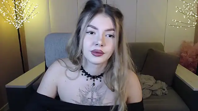 Snapshot of Ritaneer chatting on 02/25/25, 12:34 Ritaneer online show from 02/25/25, 12:34