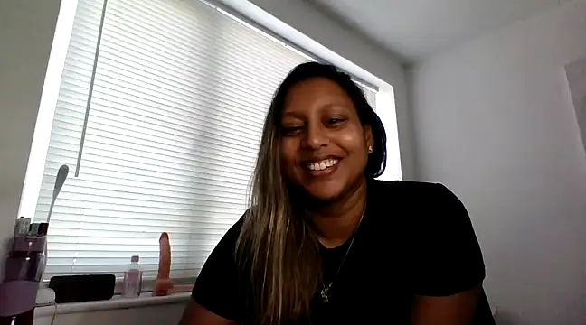 Snapshot of TEMPTING-TAMMY chatting on 03/05/25, 01:17 TEMPTING-TAMMY online show from 03/05/25, 01:17