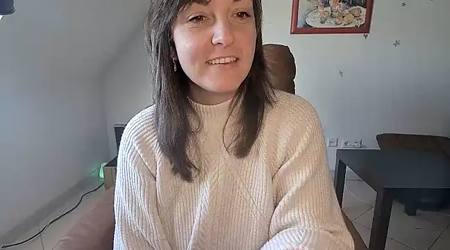 Snapshot of stunning_Rosi chatting on 03/05/25, 07:49 stunning Rosi online show from 03/05/25, 07:49