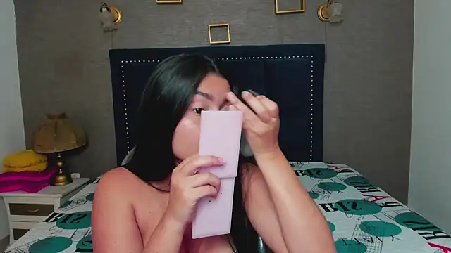 MaiteFlores online show from 02/09/26, 03:27