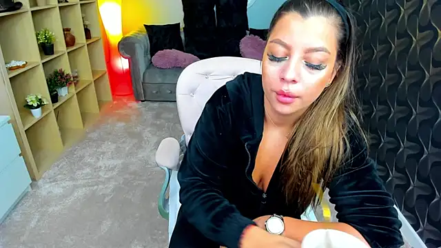 Snapshot of nicolee___19 chatting on 01/14/25, 10:34 nicolee 19 online show from 01/14/25, 10:34