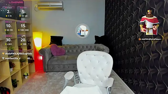 Snapshot of nicolee___19 chatting on 03/11/25, 10:31 nicolee 19 online show from 03/11/25, 10:31