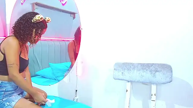 minimi naty online show from 12/10/24, 07:22