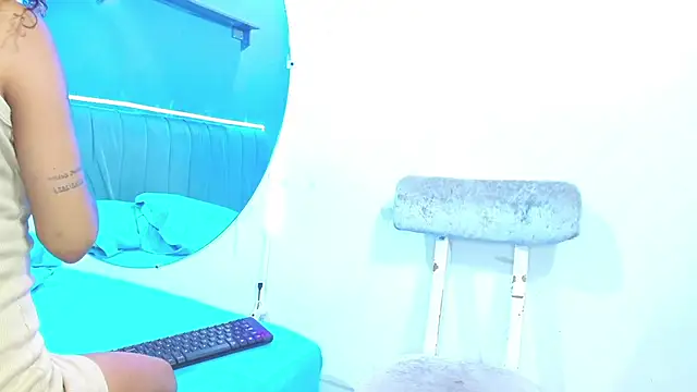 minimi naty online show from 12/11/24, 07:25