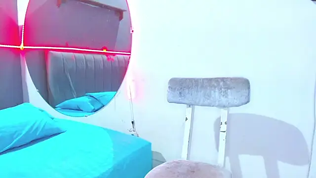 minimi naty online show from 01/20/25, 07:14