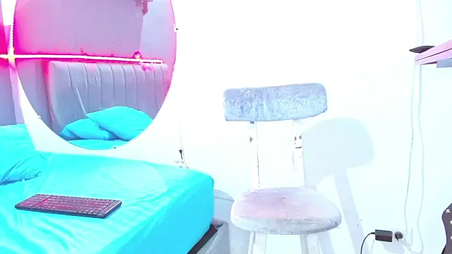 minimi naty online show from 01/23/25, 10:44