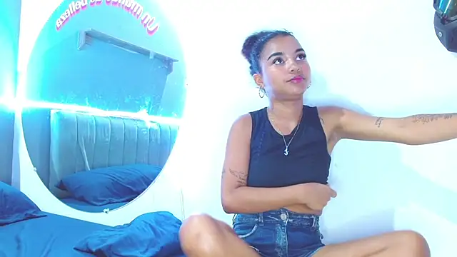 minimi naty online show from 02/25/25, 08:30