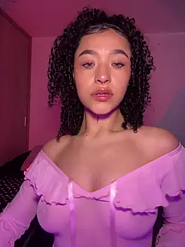 Crystal Dluna online show from 11/28/25, 03:58