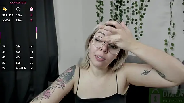 whoa-hoa-hoa-hoa-hoa online show from 10/08/25, 09:01