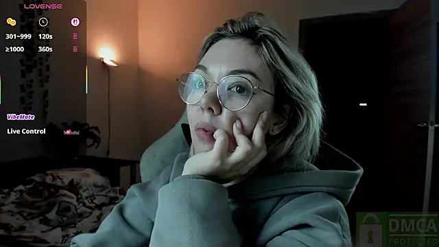 whoa-hoa-hoa-hoa-hoa online show from 10/13/25, 09:15