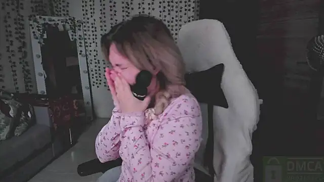 whoa-hoa-hoa-hoa-hoa online show from 03/03/26, 04:40