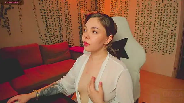 whoa-hoa-hoa-hoa-hoa online show from 04/09/26, 06:13