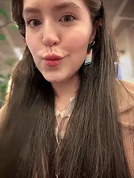 Snapshot of meow_girl chatting on 01/22/25, 10:18 meow girl online show from 01/22/25, 10:18