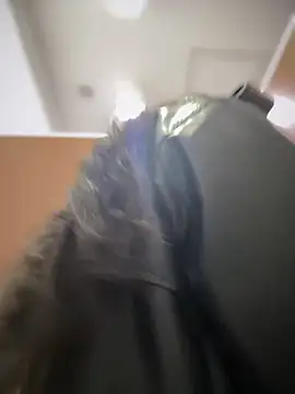 Snapshot of meow_girl chatting on 02/05/25, 10:19 meow girl online show from 02/05/25, 10:19