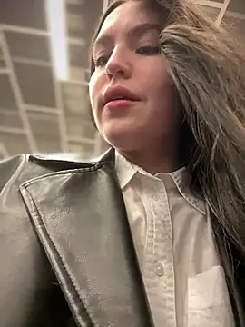 Snapshot of meow_girl chatting on 02/08/25, 10:07 meow girl online show from 02/08/25, 10:07