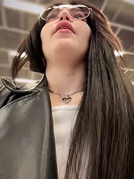 Snapshot of meow_girl chatting on 03/09/25, 05:06 meow girl online show from 03/09/25, 05:06