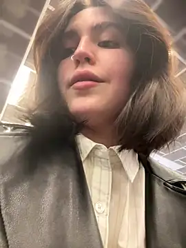 meow girl online show from 03/14/25, 12:07