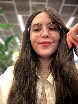 meow girl online show from 09/15/25, 01:11